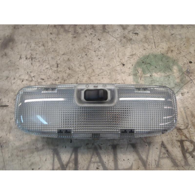 Recambio de piloto interior para land rover freelander (lr2) td4 e referencia OEM IAM LR006480  