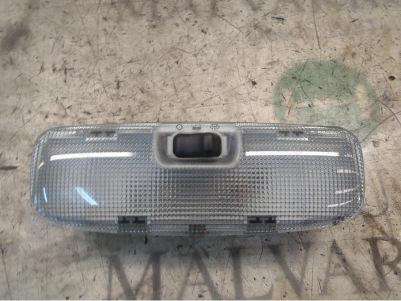 Recambio de piloto interior para land rover freelander (lr2) td4 e referencia OEM IAM LR006480  