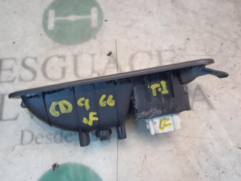 Recambio de mando elevalunas trasero izquierdo para renault scenic ii confort authentique referencia OEM IAM   