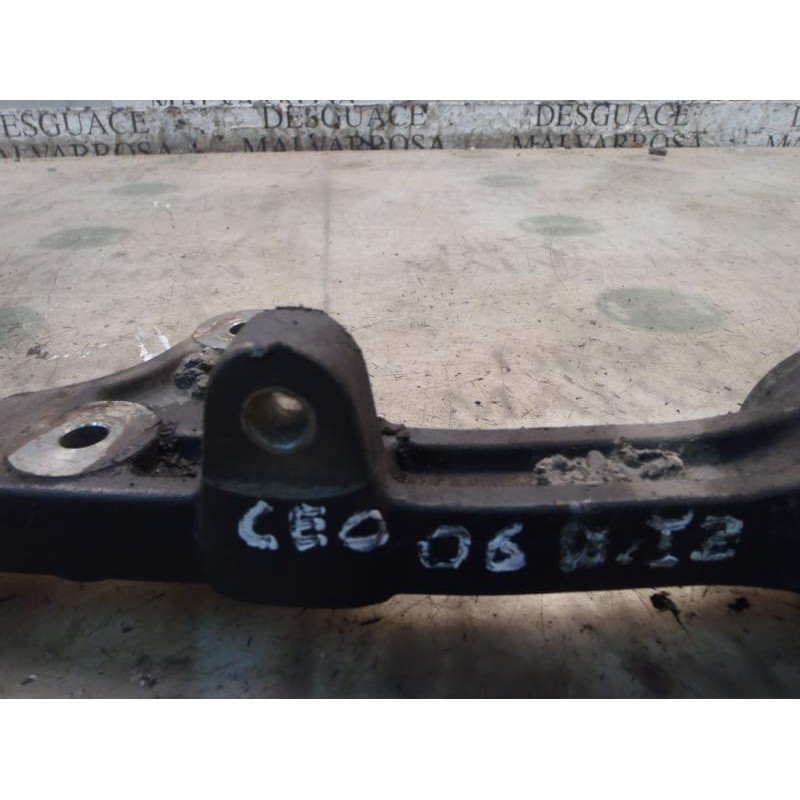Recambio de brazo suspension inferior delantero izquierdo para kia carnival ii 2.9 cdri ex referencia OEM IAM   