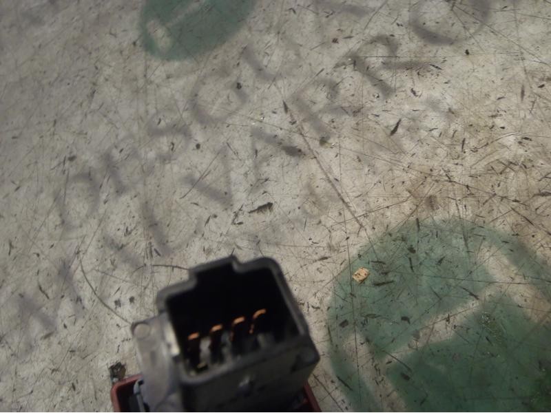 Recambio de warning para kia carnival ii 2.9 cdri ex referencia OEM IAM   