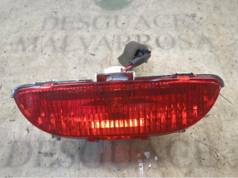 Recambio de piloto trasero central para kia carnival ii 2.9 cdri ex referencia OEM IAM   