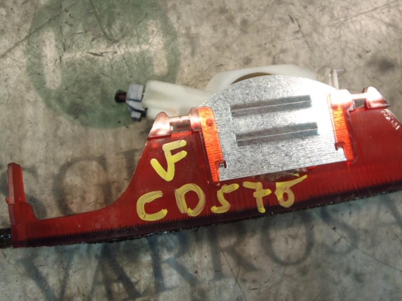 Recambio de piloto trasero central para nissan almera tino (v10m) acenta referencia OEM IAM   