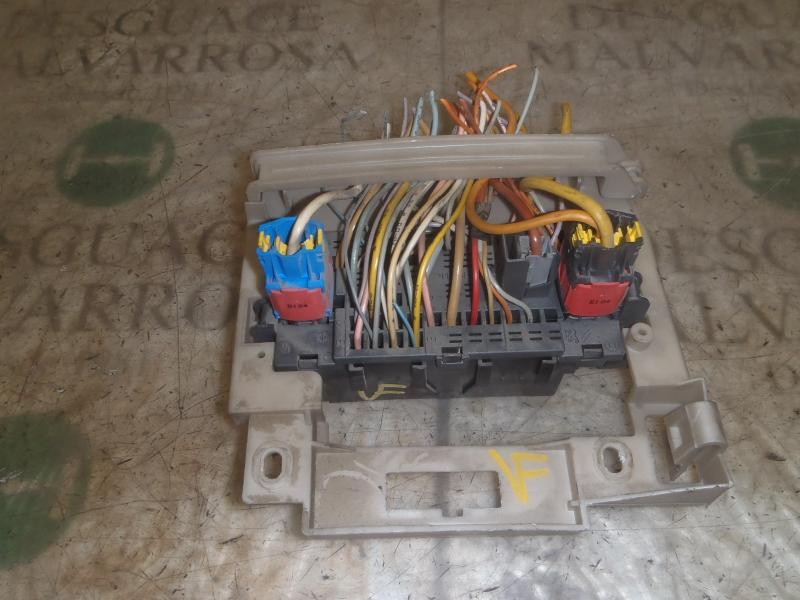 Recambio de caja reles / fusibles para citroën xsara berlina 1.6i 16v sx referencia OEM IAM   