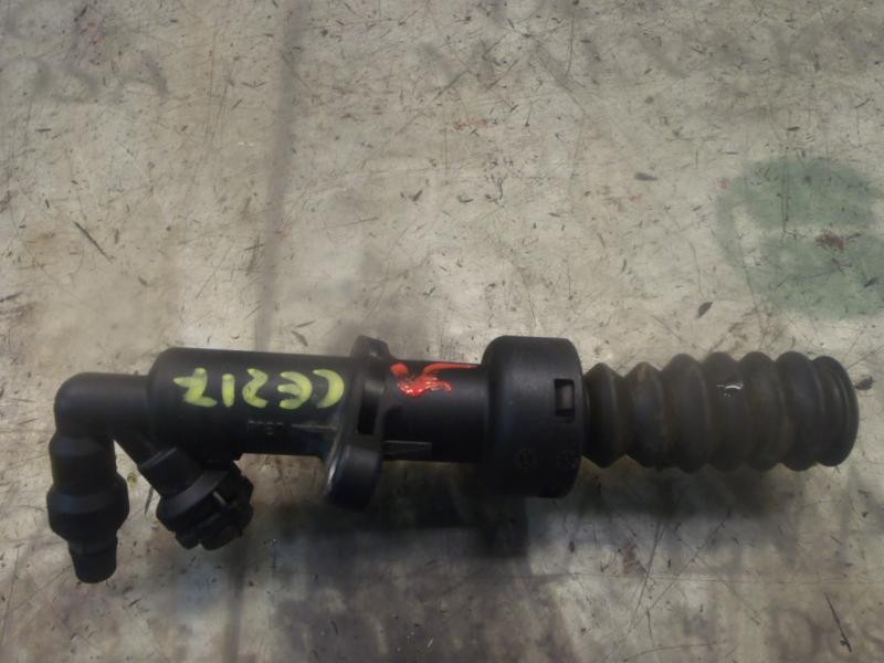 Recambio de bombin embrague para peugeot 308 confort referencia OEM IAM 218295  