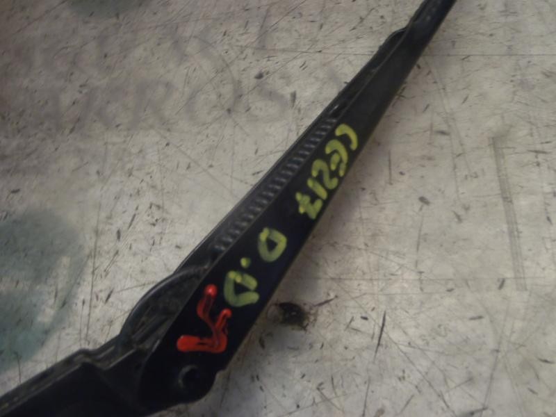 Recambio de brazo limpia delantero derecho para peugeot 308 confort referencia OEM IAM 6429EN  