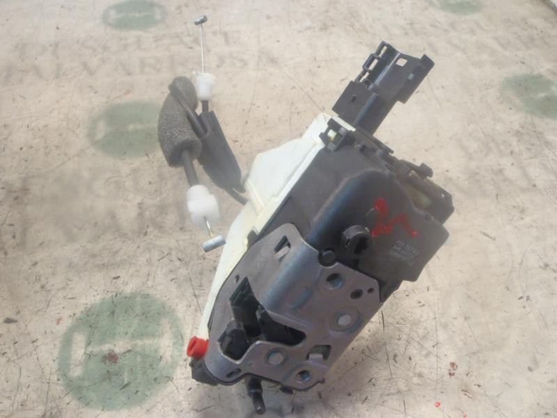 Recambio de cerradura puerta trasera izquierda para peugeot 308 confort referencia OEM IAM 9800617380  