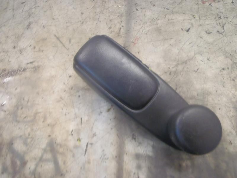 Recambio de maneta elevalunas trasera derecha para peugeot 308 confort referencia OEM IAM 9240F4  