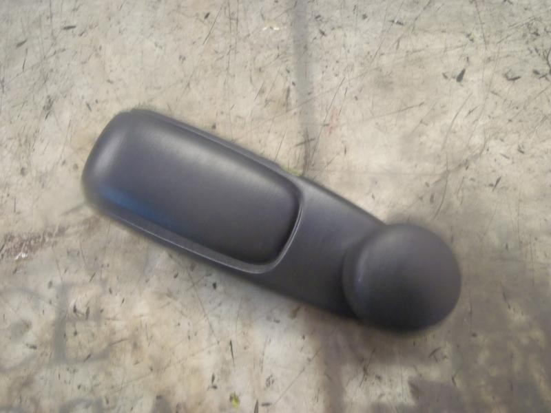 Recambio de maneta elevalunas trasera izquierda para peugeot 308 confort referencia OEM IAM 9240F4  