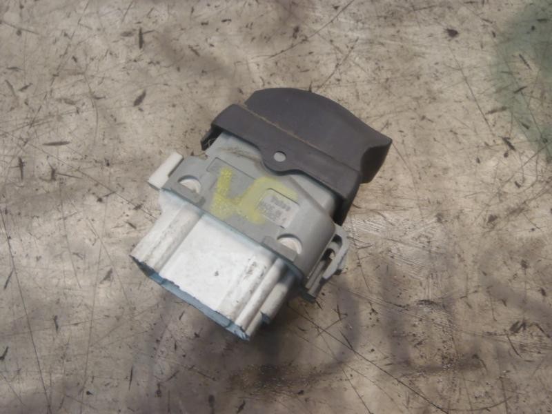 Recambio de mando elevalunas trasero derecho para renault scenic ii confort dynamique referencia OEM IAM   