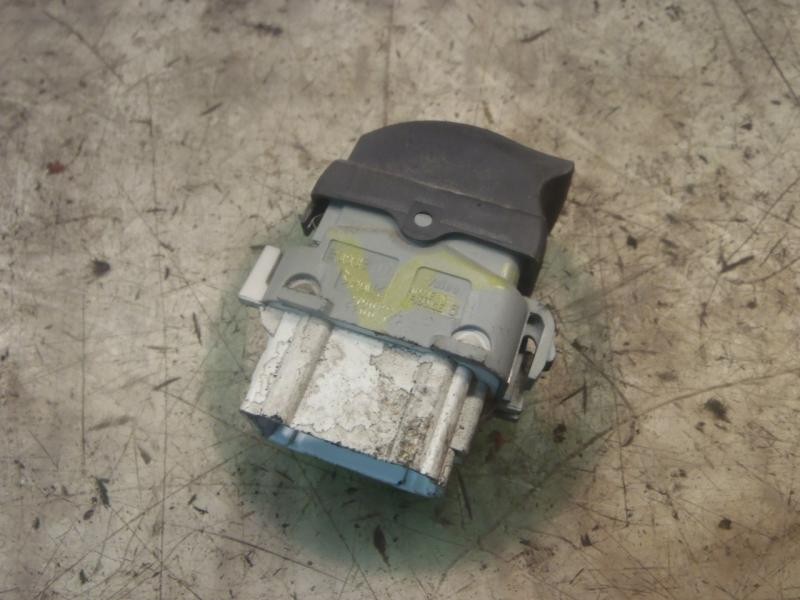 Recambio de mando elevalunas trasero izquierdo para renault scenic ii confort dynamique referencia OEM IAM   