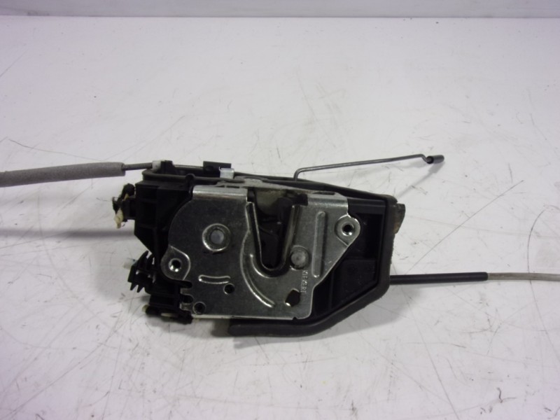 Recambio de cerradura puerta trasera derecha para bmw serie 1 lim. (f20) 2.0 turbodiesel referencia OEM IAM 51227229460 7229460 