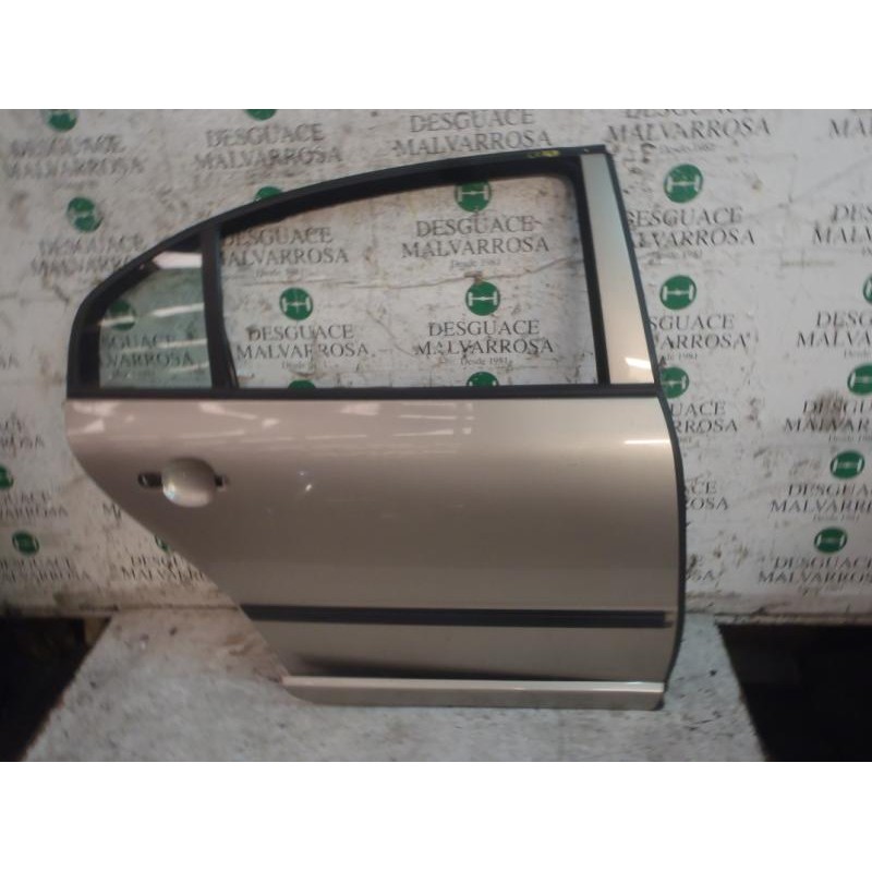 Recambio de puerta trasera derecha para skoda superb (3u4) classic referencia OEM IAM   