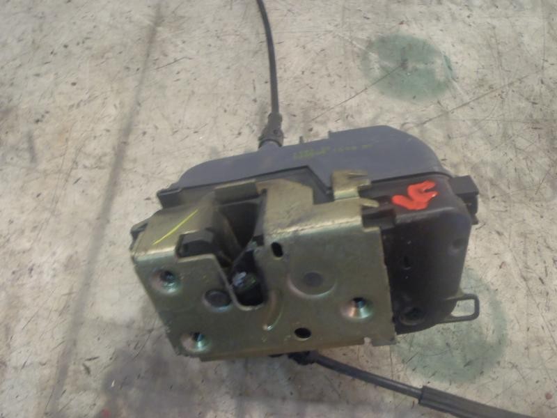 Recambio de cerradura puerta trasera derecha para renault scenic ii confort dynamique referencia OEM IAM   