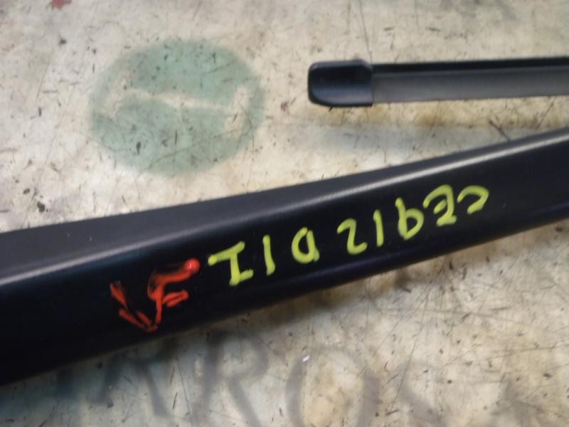 Recambio de brazo limpia delantero izquierdo para seat leon (1p1) reference referencia OEM IAM 1P0955409A1P9  