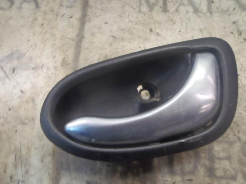 Recambio de maneta interior trasera derecha para nissan primera berlina (p12) acenta referencia OEM IAM   