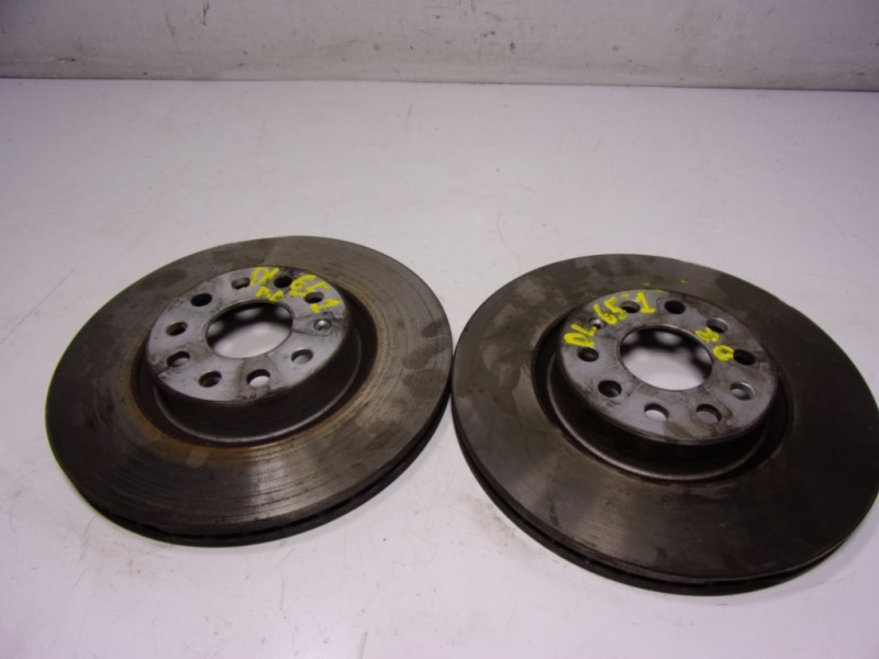 Recambio de disco freno delantero para audi q2 (gab) 1.6 tdi referencia OEM IAM 5Q0615301F  