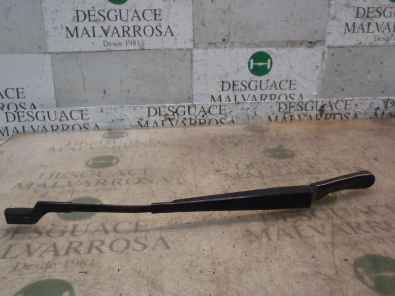 Recambio de brazo limpia delantero derecho para opel astra j lim. 1.7 16v cdti referencia OEM IAM   
