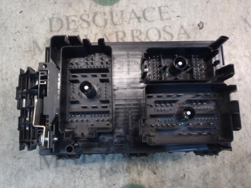 Recambio de caja reles / fusibles para opel astra j lim. 1.7 16v cdti referencia OEM IAM   