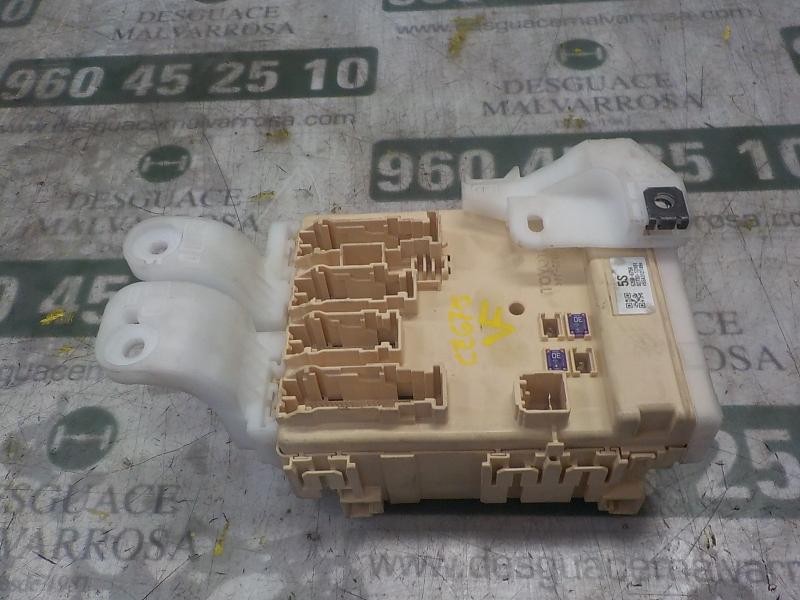 Recambio de caja reles / fusibles para toyota auris 1.8 16v (híbrido) referencia OEM IAM 8273012X81 63586756 63586756