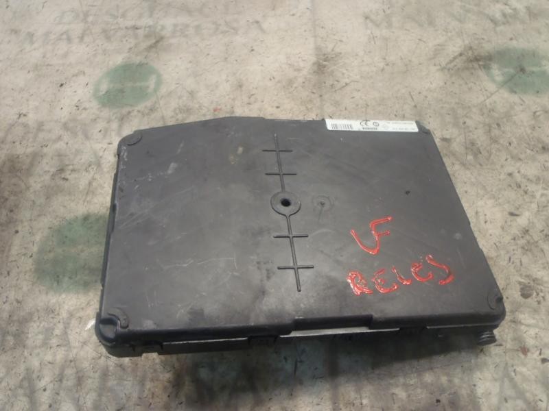 Recambio de caja reles / fusibles para renault scenic ii confort dynamique referencia OEM IAM   
