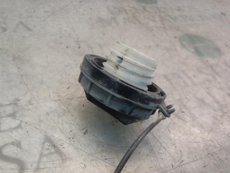 Recambio de tapon combustible para kia rio 1.4 active referencia OEM IAM 310103F600  