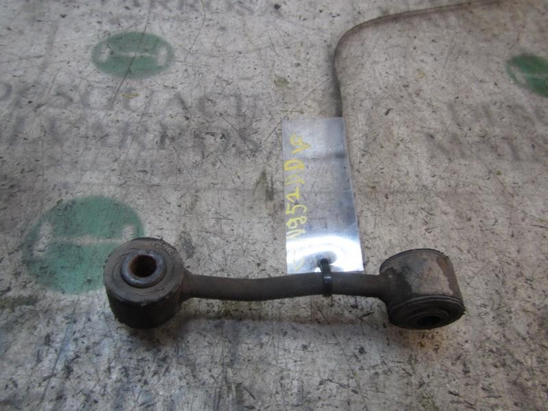 Recambio de tirante delantero derecho para chrysler jeep cherokee (kj) 2.4 cat referencia OEM IAM 52088662AB  