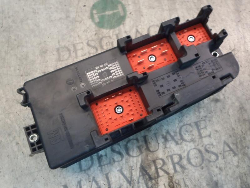 Recambio de caja reles / fusibles para opel vectra c berlina elegance referencia OEM IAM   