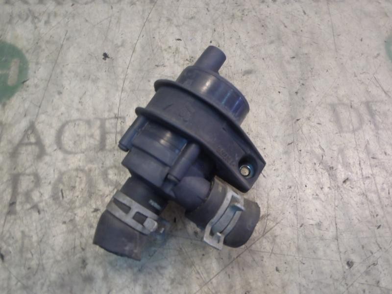 Recambio de bomba agua para opel vectra c berlina elegance referencia OEM IAM   