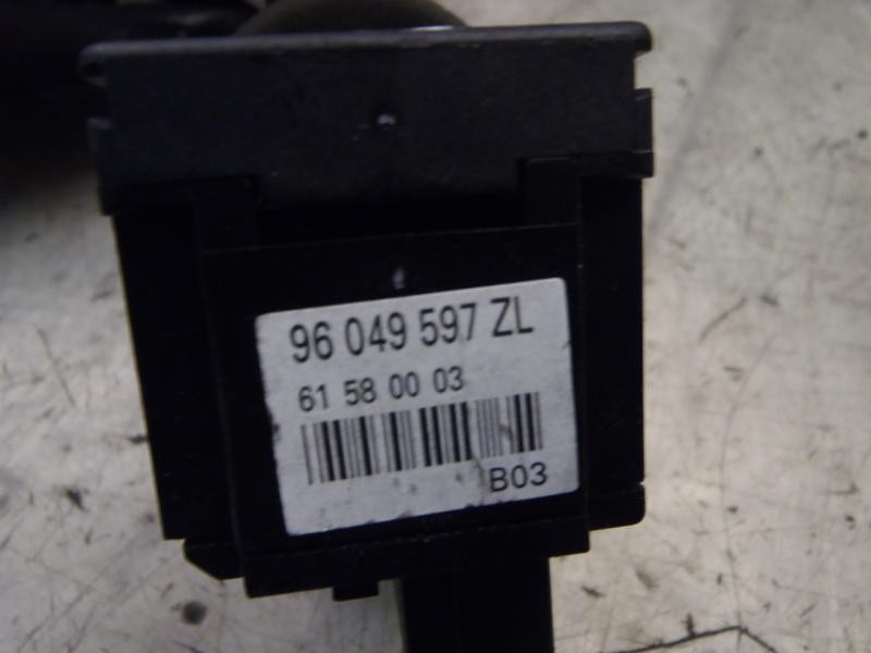 Recambio de mando limpia para peugeot 206 berlina xr referencia OEM IAM   