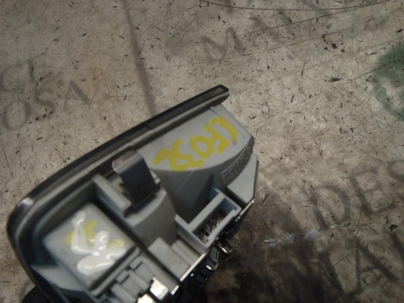 Recambio de piloto interior para opel meriva 1.7 16v cdti cat referencia OEM IAM   