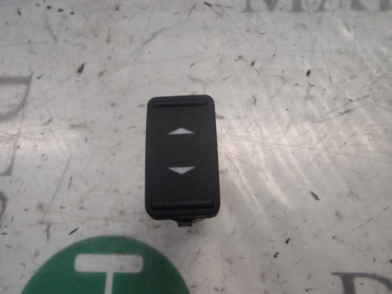Recambio de mando elevalunas delantero derecho para ford focus turnier (cb4) trend referencia OEM IAM 1379197  