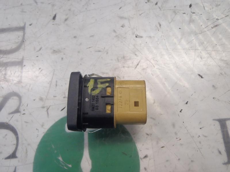 Recambio de mando elevalunas delantero derecho para ford focus turnier (cb4) trend referencia OEM IAM 1379197  