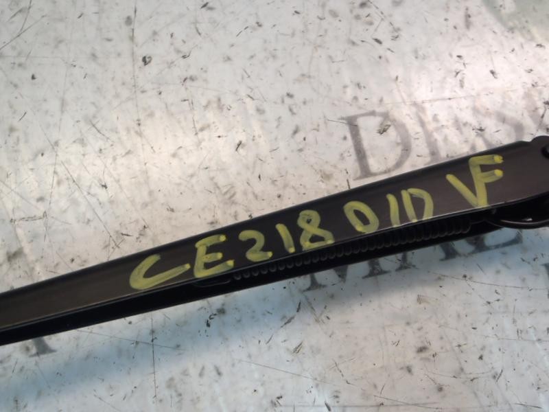 Recambio de brazo limpia delantero derecho para peugeot 207 sport referencia OEM IAM   