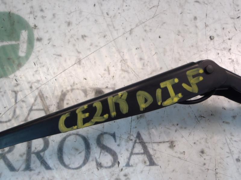 Recambio de brazo limpia delantero izquierdo para peugeot 207 sport referencia OEM IAM   