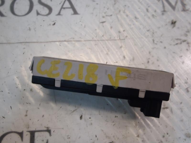 Recambio de pantalla multifuncion para peugeot 207 sport referencia OEM IAM   