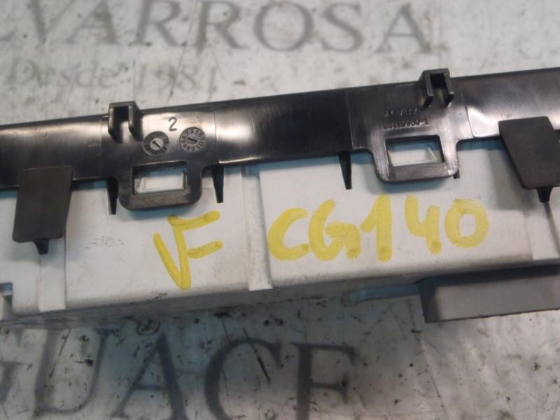 Recambio de pantalla multifuncion para renault kangoo 1.5 dci diesel cat referencia OEM IAM   