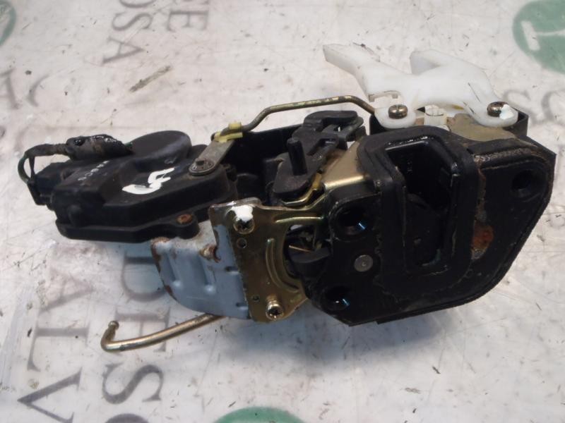 Recambio de cerradura puerta trasera derecha para hyundai santa fe (sm) 2.4 gls referencia OEM IAM 8142026000  