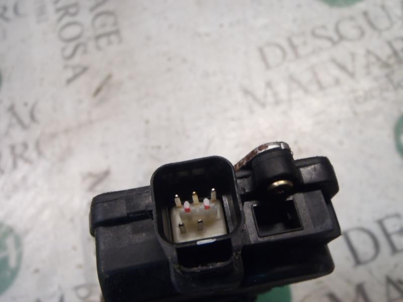 Recambio de cerradura puerta trasera izquierda para hyundai santa fe (sm) 2.4 gls referencia OEM IAM 8141026000  