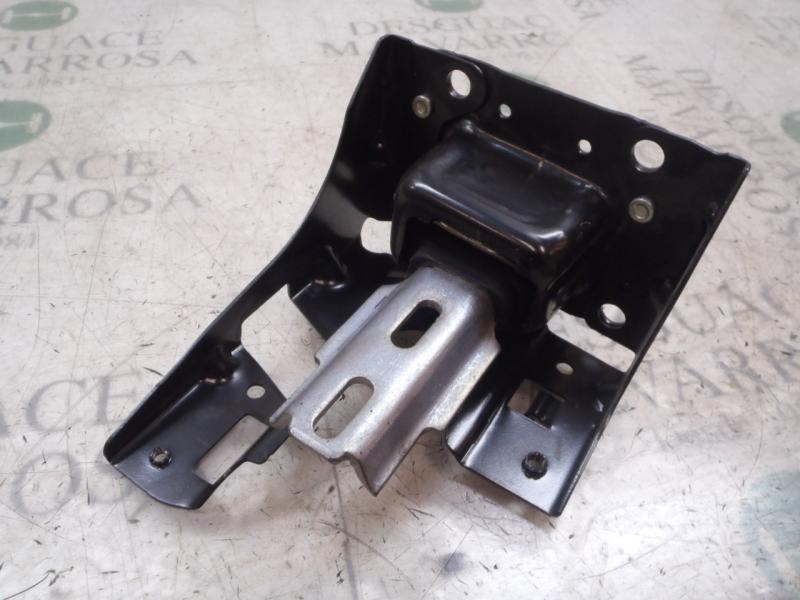 Recambio de soporte cambio para peugeot 208 1.2 12v vti referencia OEM IAM 1813L2  