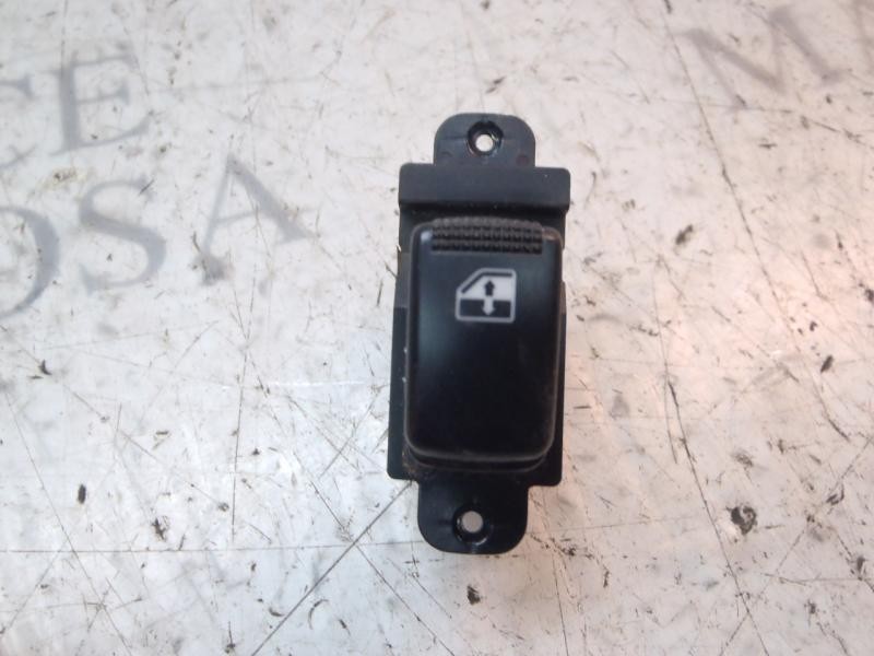 Recambio de mando elevalunas trasero derecho para kia rio 1.4 ex1 referencia OEM IAM 935811G000  