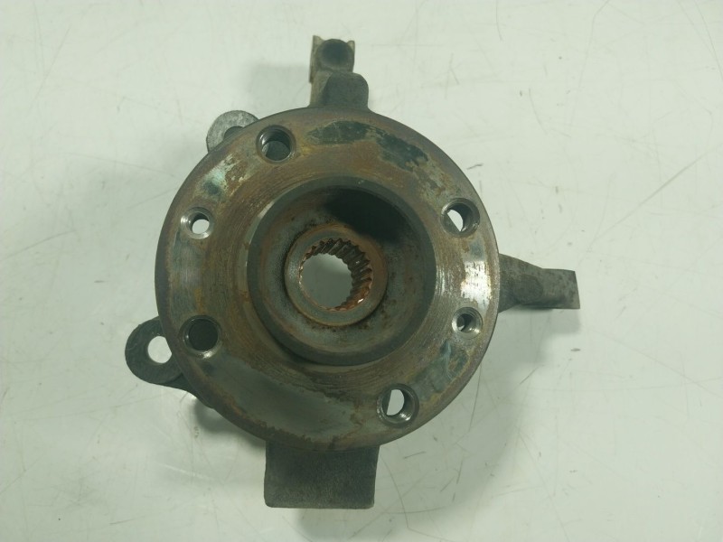 Recambio de mangueta delantera izquierda para dacia sandero 0.9 tce referencia OEM IAM 400151018R  