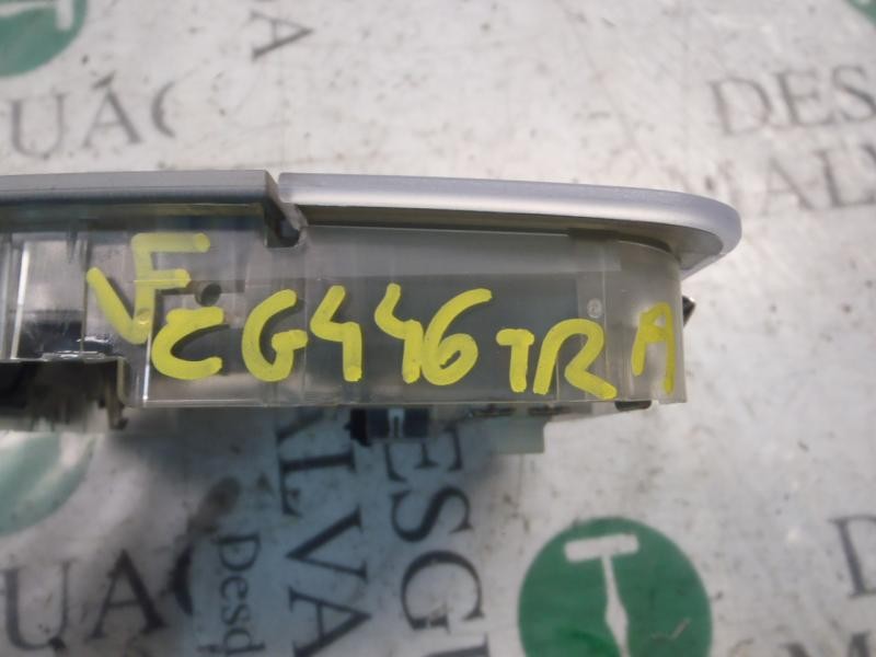 Recambio de piloto interior para bmw serie 3 berlina (e90) 320d referencia OEM IAM 61319201629  