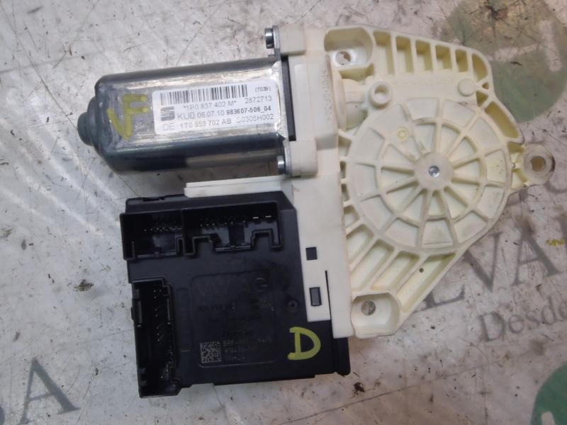 Recambio de motor elevalunas delantero derecho para seat leon (1p1) reference referencia OEM IAM 1T0959702ACZ11 1P0837402M 