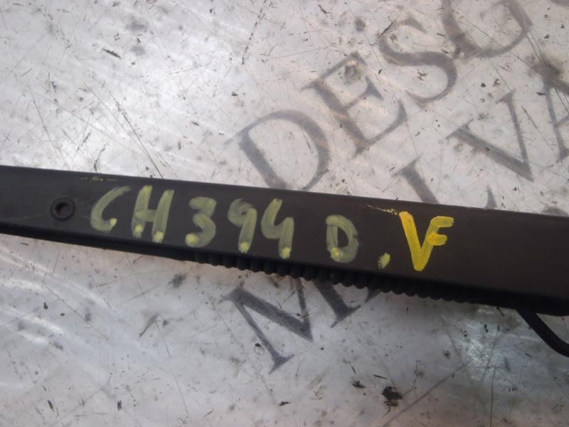 Recambio de brazo limpia delantero derecho para kia carens 2.0 crdi ex monovolumen referencia OEM IAM   