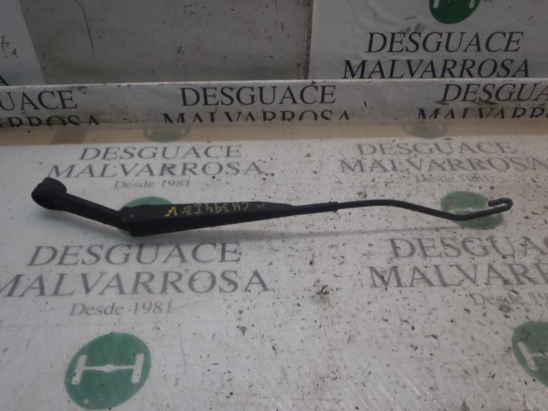 Recambio de brazo limpia delantero izquierdo para kia carens 2.0 crdi ex monovolumen referencia OEM IAM   
