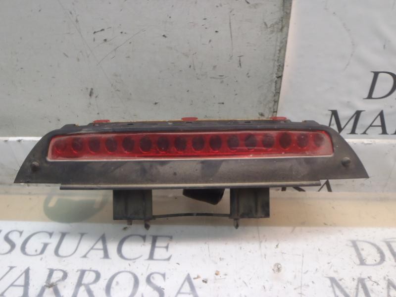 Recambio de piloto trasero central para kia carens 2.0 crdi ex monovolumen referencia OEM IAM   