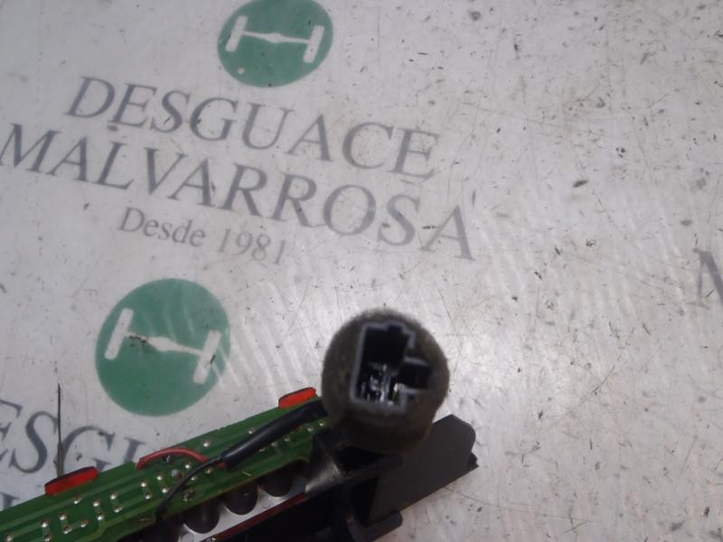 Recambio de piloto trasero central para kia carens 2.0 crdi ex monovolumen referencia OEM IAM   