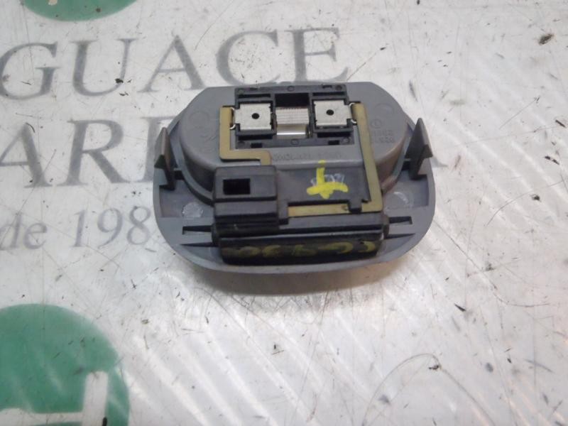 Recambio de piloto interior para kia sorento 2.5 crdi ex referencia OEM IAM   