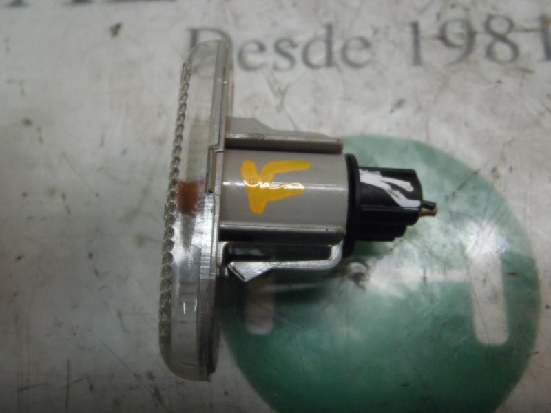 Recambio de piloto lateral izquierdo para dacia lodgy 1.5 dci diesel fap cat referencia OEM IAM 8200257684  